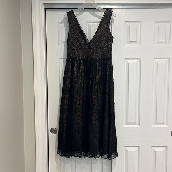 Vera Wang Dresses & Skirts - Size 10 Bronze floral lace Vera Wang evening gown.